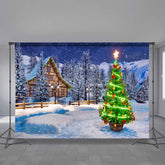 Aperturee - Grüner heller Baum Schneehaus Weihnachtshintergrund